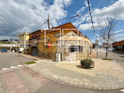 Local en Riells y Viabrea Girona