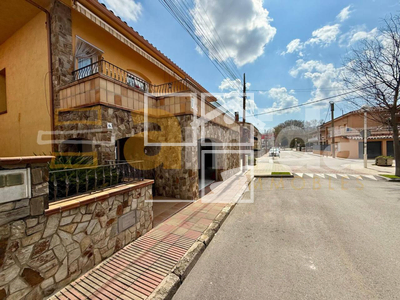 Local en Riells y Viabrea Girona