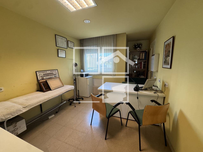 Inmueble en Plaza Vi    1, Barcelona