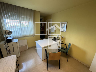 Inmueble en Plaza Vi    1, Barcelona