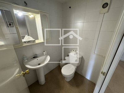 Inmueble en Plaza Vi    1, Barcelona