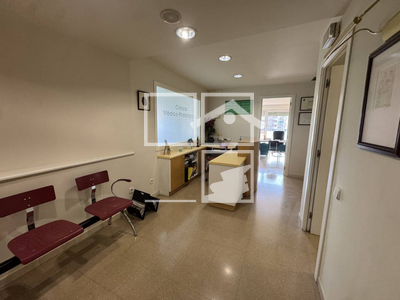 Inmueble en Plaza Vi    1, Barcelona