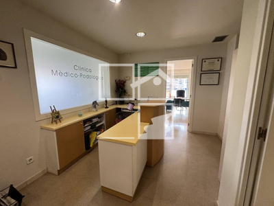 Inmueble en Plaza Vi    1, Barcelona