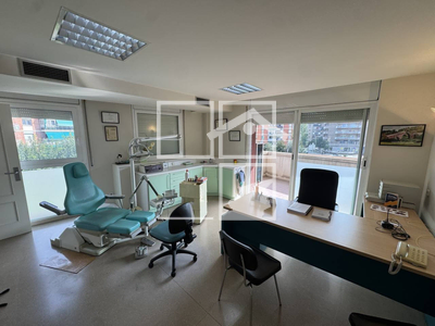 Inmueble en Plaza Vi    1, Barcelona