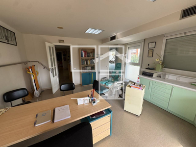 Inmueble en Plaza Vi    1, Barcelona