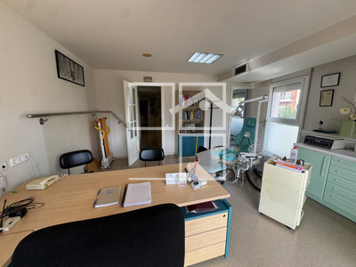 Inmueble en Plaza Vi    1, Barcelona